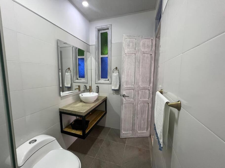 Nueva En San Antonio Cali, La Casa De Tona Villa Esterno foto